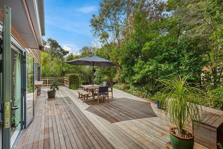 Photo of property in 4a Pounamu Avenue, Greenhithe, Auckland, 0632