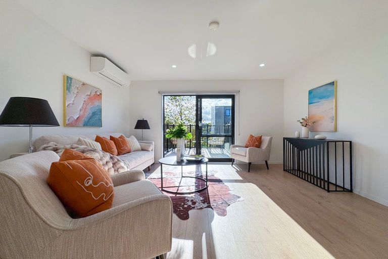 Photo of property in 15 Falcon Crescent, Hobsonville, Auckland, 0618