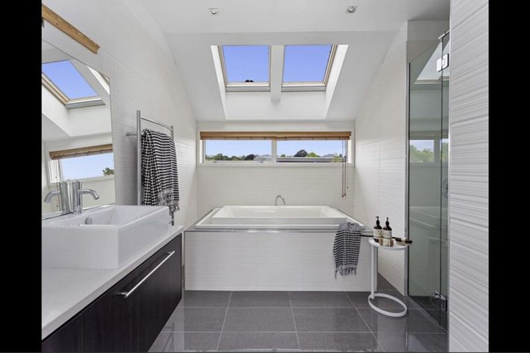 Photo of property in 20 Queens Avenue, Merivale, Christchurch, 8014