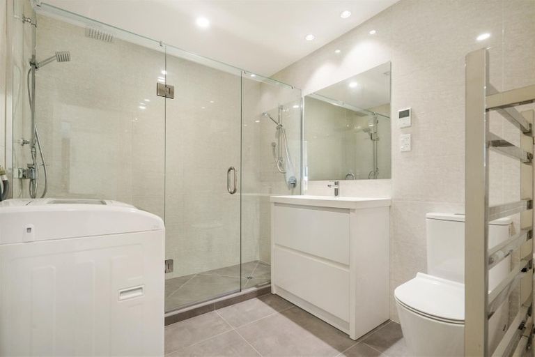 Photo of property in 6 Resolution Drive, Gulf Harbour, Whangaparaoa, 0930