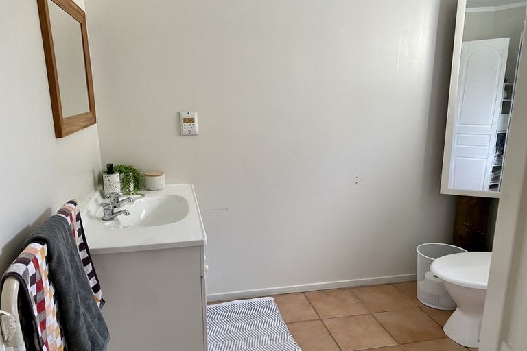 Photo of property in 1/41 Glenvar Road, Torbay, Auckland, 0630