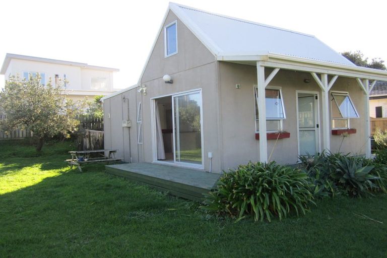 Photo of property in 89 Moana Street, Otaki Beach, Otaki, 5512
