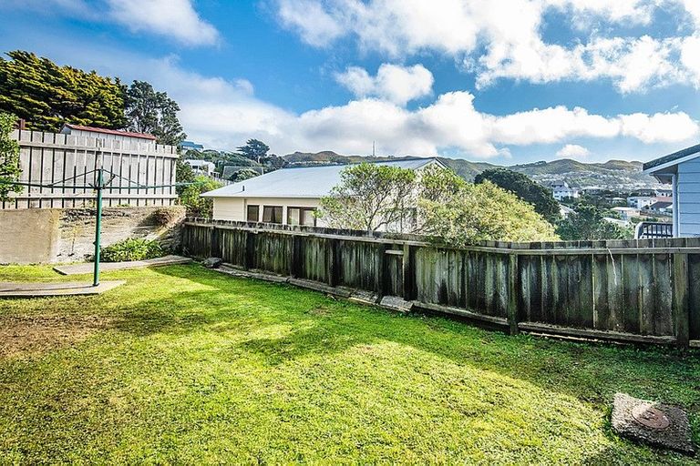 Photo of property in 4 Tarawera Road, Johnsonville, Wellington, 6037