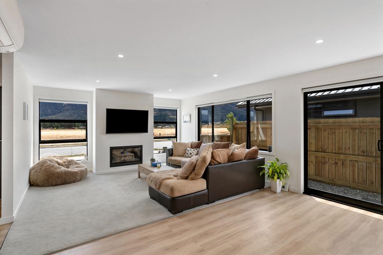 Photo of property in 13 Caton Street, Lake Hawea, 9382