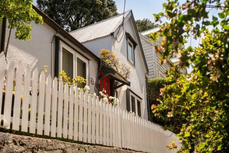 Photo of property in 27 Ascot Street, Thorndon, Wellington, 6011