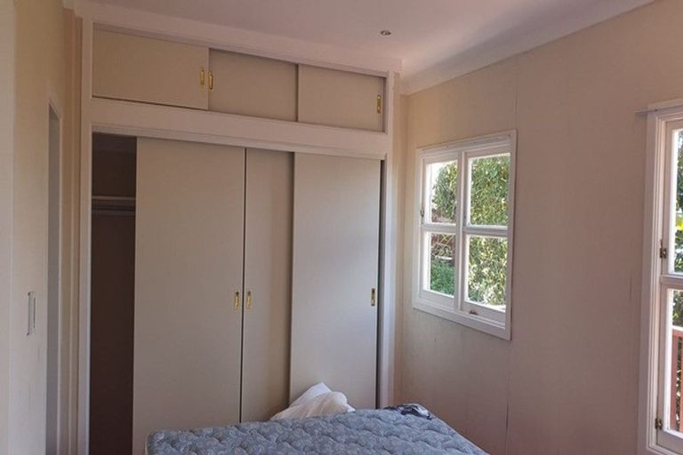 Photo of property in 12 Maple Grove, Kingston, Wellington, 6021