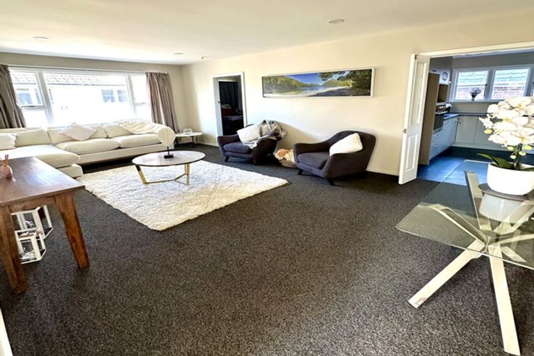 Photo of property in 11 Solway Avenue, Ilam, Christchurch, 8041