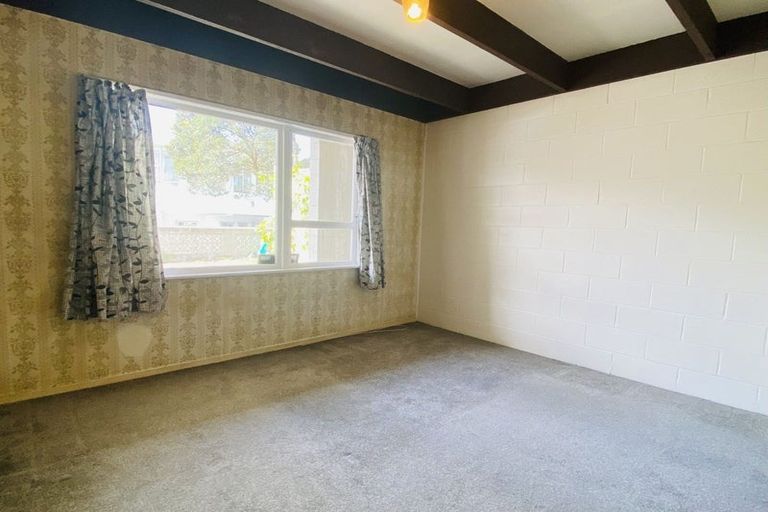 Photo of property in 1/22 Kelston Street, New Lynn, Auckland, 0600