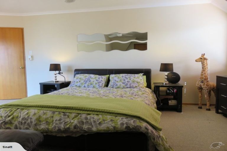 Photo of property in 3 Pahiatua Street, Hokowhitu, Palmerston North, 4410