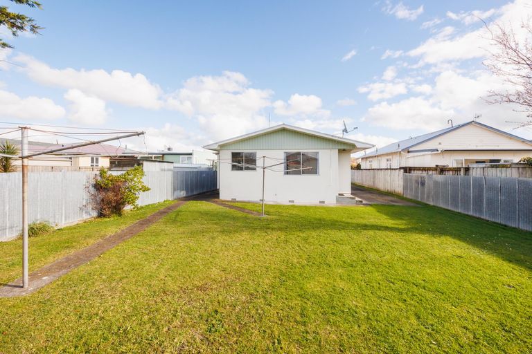 Photo of property in 101 Shamrock Street, Takaro, Palmerston North, 4412