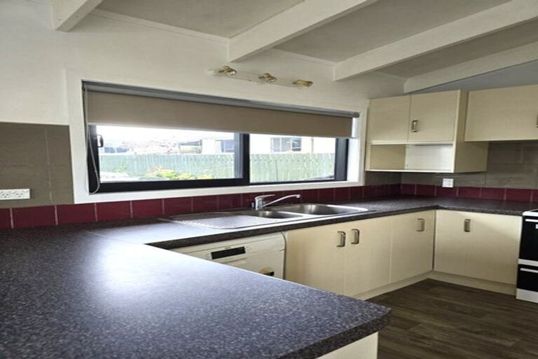 Photo of property in 68 Welcome Bay Road, Welcome Bay, Tauranga, 3112