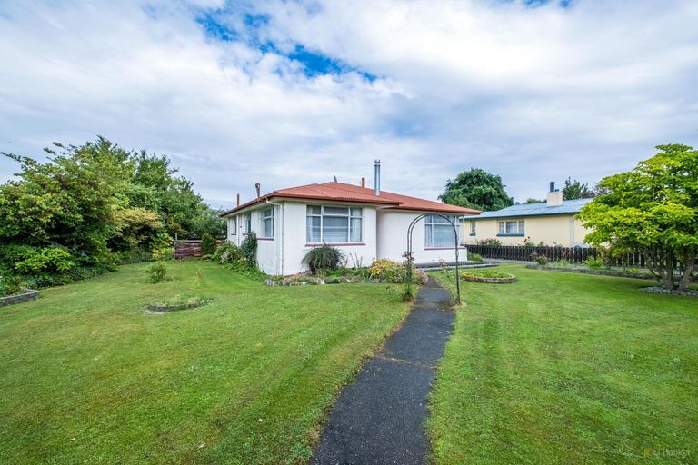 Photo of property in 1 Regent Street, Waimate, 7924