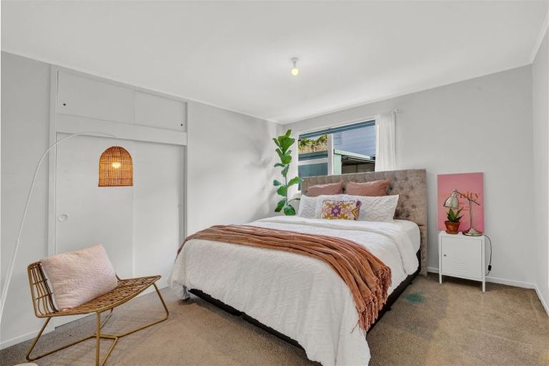 Photo of property in 63 Weatherly Road, Torbay, Auckland, 0630