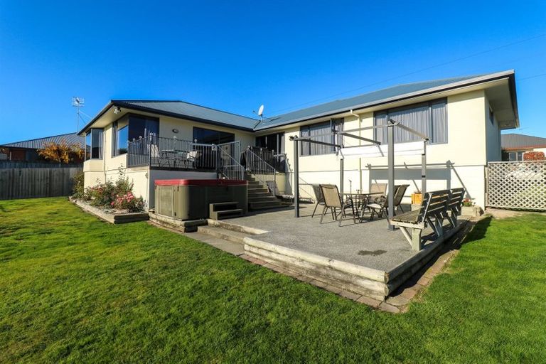 Photo of property in 70 Temple Crescent, Gleniti, Timaru, 7910