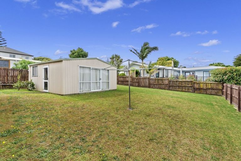Photo of property in 17 Kaikoura Street, Henderson, Auckland, 0612