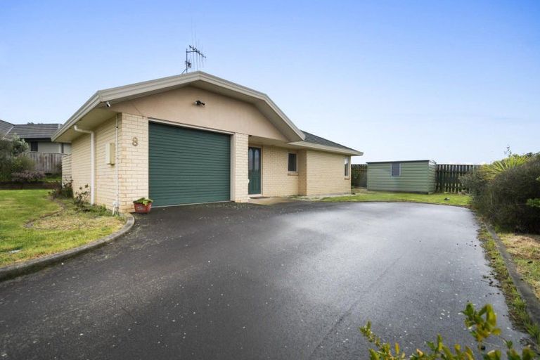 Photo of property in 8 Shakespeare Way, Kelvin Grove, Palmerston North, 4414
