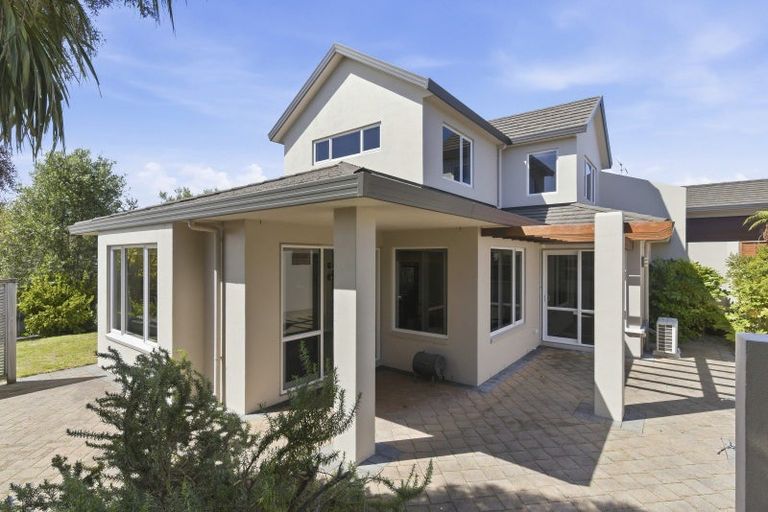 Photo of property in 10 Metzenthin Close, Raumati South, Paraparaumu, 5032