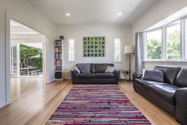 Photo of property in 45 Alfred Street, Fairfield, Hamilton, 3214