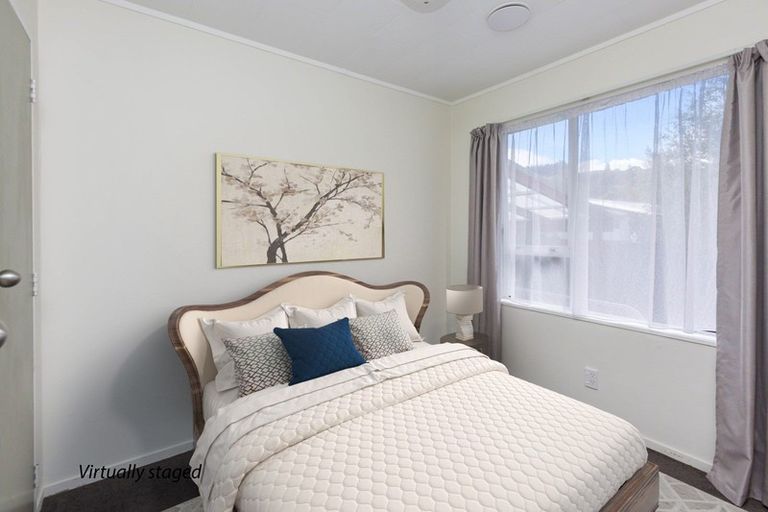 Photo of property in 11b Gemstone Drive, Birchville, Upper Hutt, 5018