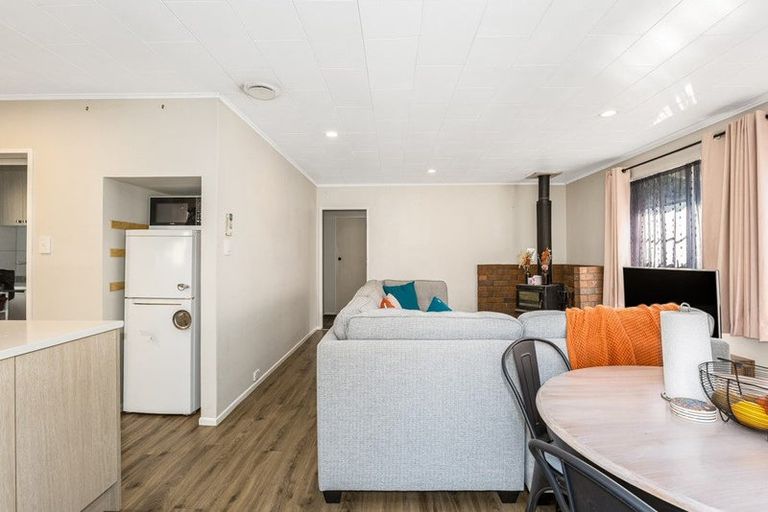 Photo of property in 12b Bell Street, Tawa, Wellington, 5028