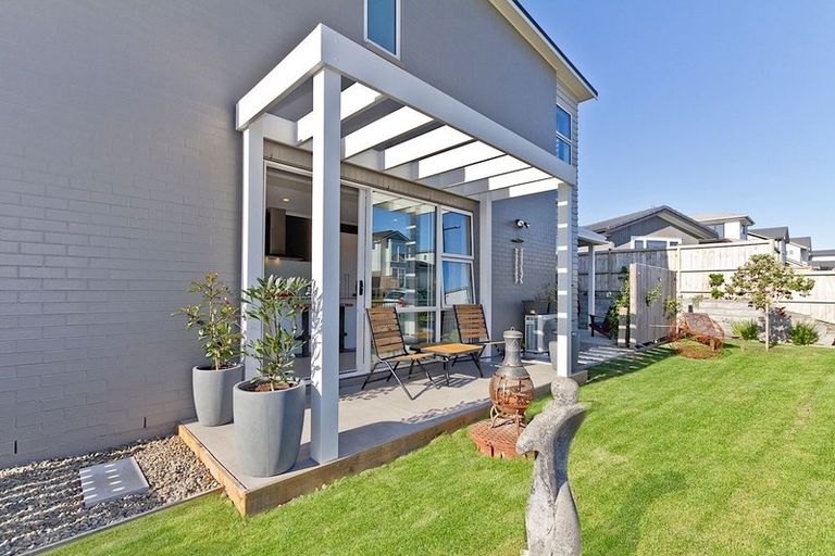 Photo of property in 3 Couldrey Crescent, Red Beach, 0932