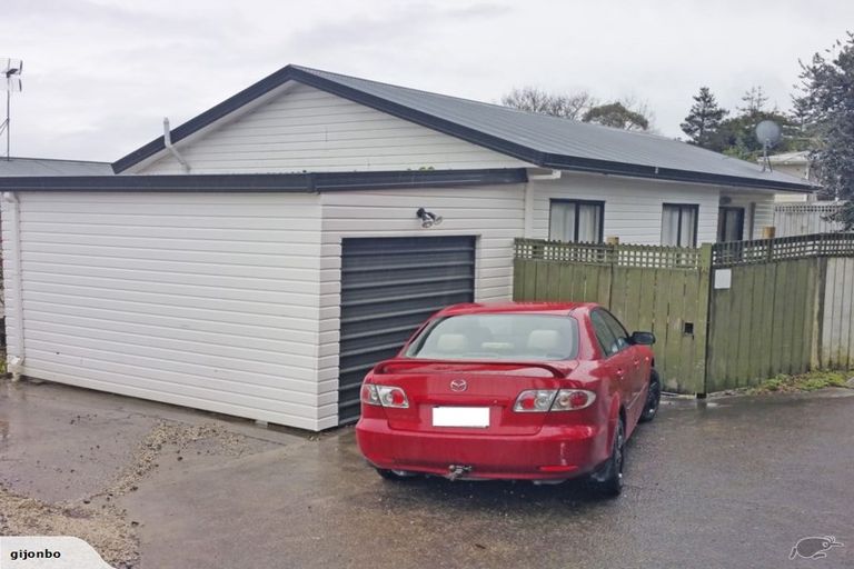 Photo of property in 7a Oteha Valley, Northcross, Auckland, 0632