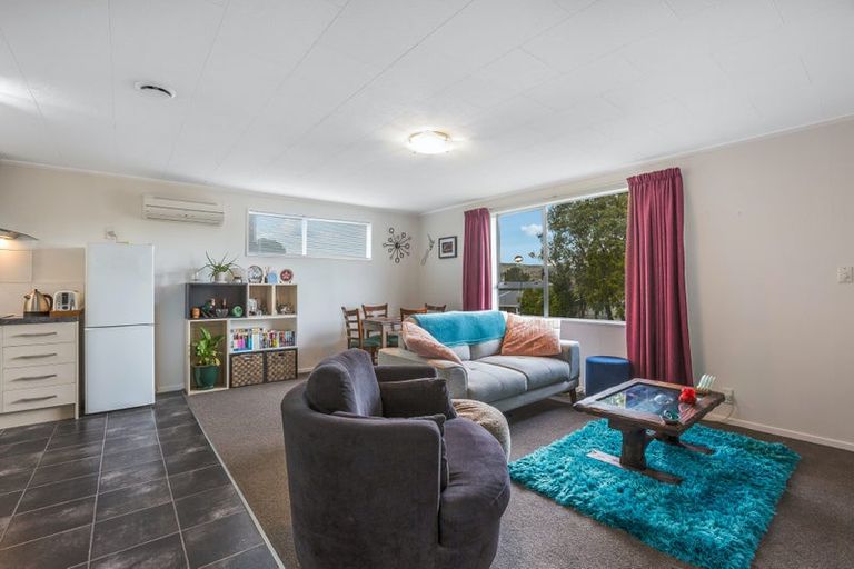Photo of property in 3/7 Venus Place, Whitby, Porirua, 5024
