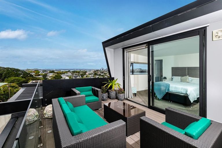 Photo of property in Sugar Lane Apartments, 5/31 Rawene Road, Birkenhead, Auckland, 0626