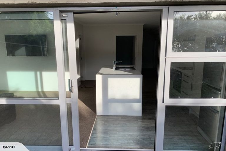 Photo of property in 12 Carver Place, Lynmouth, New Plymouth, 4310