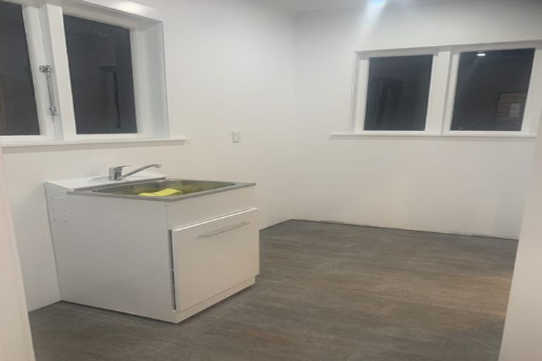 Photo of property in 15 Liverpool Street, Miramar, Wellington, 6022