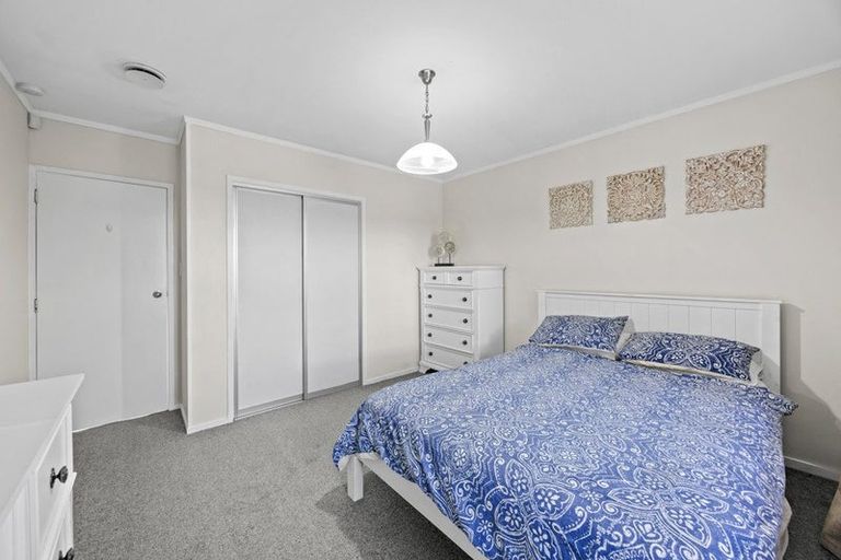 Photo of property in 2/4 Illana Place, Ranui, Auckland, 0612