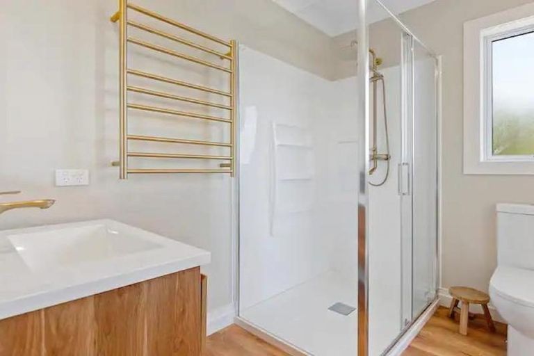 Photo of property in 43 Donnelly Street, Oakura, 4314