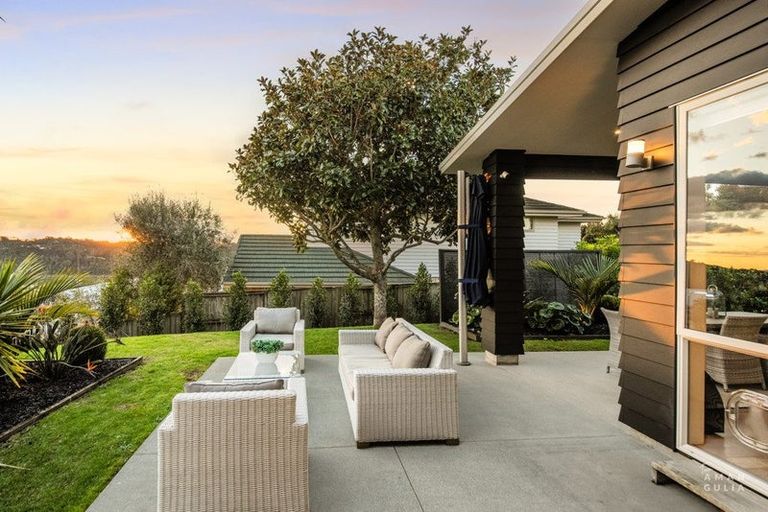 Photo of property in 39 Kittiwake Drive, Schnapper Rock, Auckland, 0632