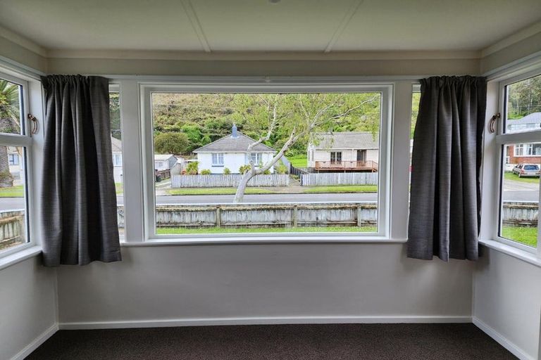 Photo of property in 151 Waddington Drive, Naenae, Lower Hutt, 5011