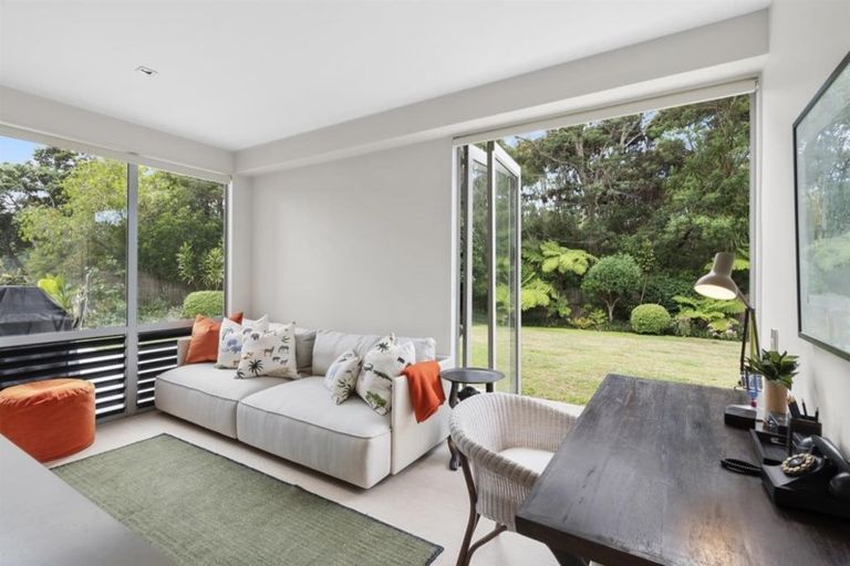 Photo of property in 34 Kingfisher Grove, Greenhithe, Auckland, 0632