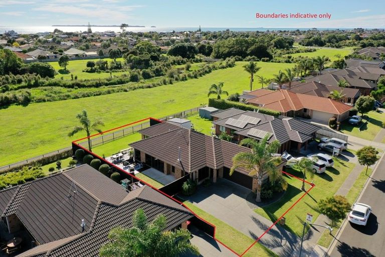 Photo of property in 44 Carrington Drive, Papamoa Beach, Papamoa, 3118