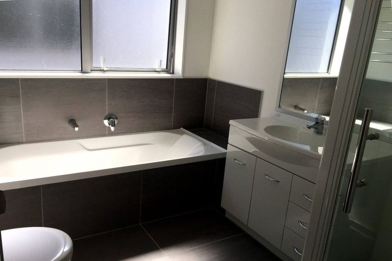 Photo of property in 15 Aviation Street, Takanini, 2112