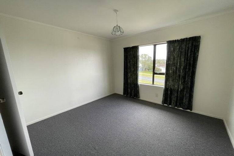 Photo of property in 12 Sumich Place, West Harbour, Auckland, 0618