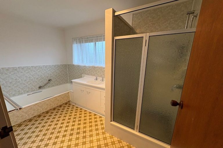 Photo of property in 1/16 Regent Street, Papatoetoe, Auckland, 2025