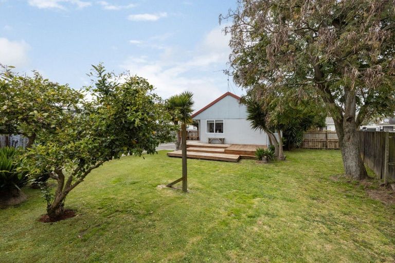 Photo of property in 6 Kentucky Crescent, Nawton, Hamilton, 3200