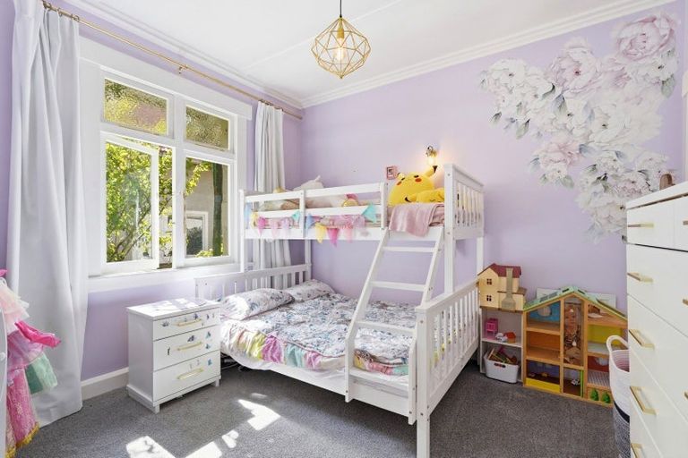 Photo of property in 18 Parsons Street, Saint Johns Hill, Whanganui, 4501