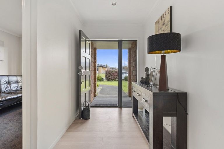 Photo of property in 30 Montague Grove, Stratford, 4332