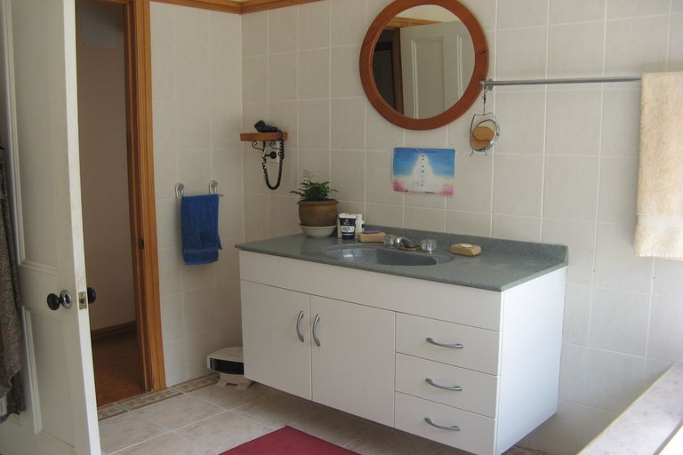 Photo of property in 91 Yorke Road, Haruru, 0204