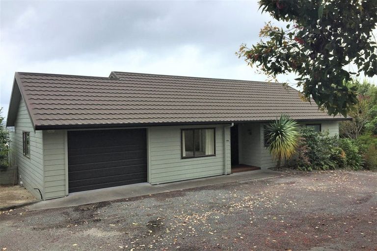 Photo of property in 120 Puketapu Road, Taradale, Napier, 4112