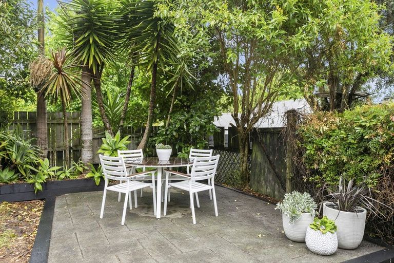 Photo of property in 512a West Coast Road, Oratia, Auckland, 0604