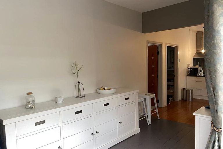 Photo of property in 34 Sandown Road, Rothesay Bay, Auckland, 0630