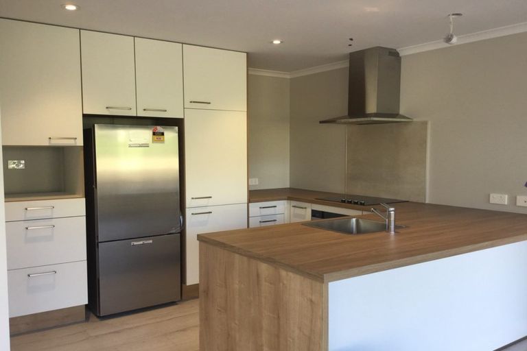 Photo of property in 20 Ridgeview Close, Red Beach, 0932