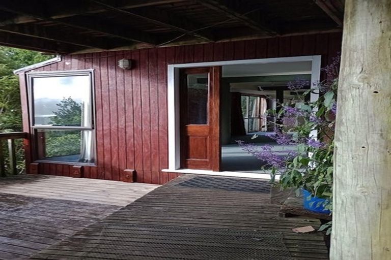 Photo of property in 321 Marine Drive, York Bay, Lower Hutt, 5013