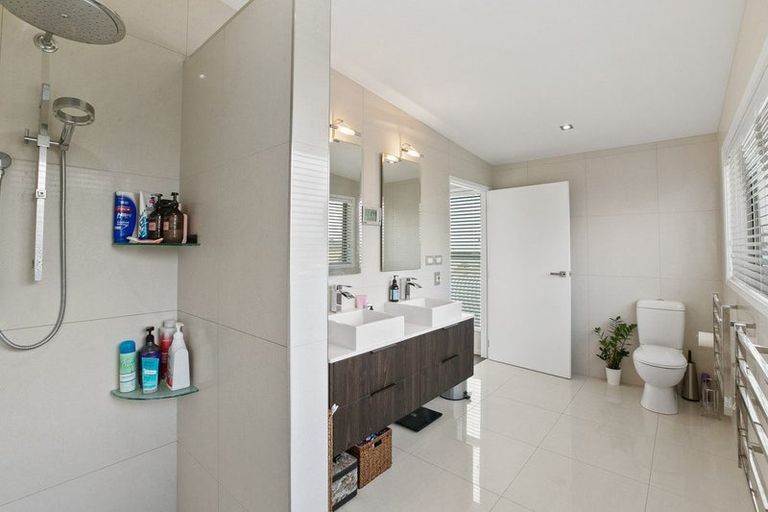 Photo of property in 15 Tiromoana Crescent, Bell Block, New Plymouth, 4312