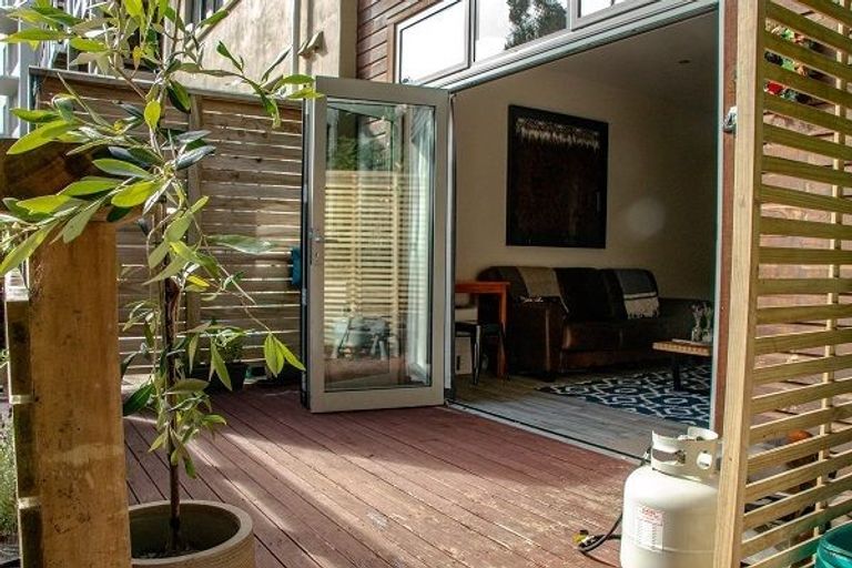 Photo of property in 59 Mortimer Terrace, Brooklyn, Wellington, 6021